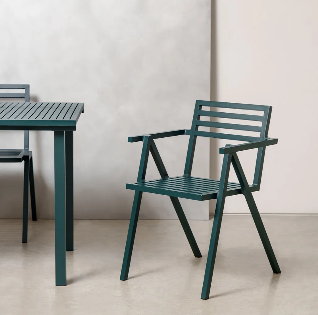 19 Outdoors Stacking Chair