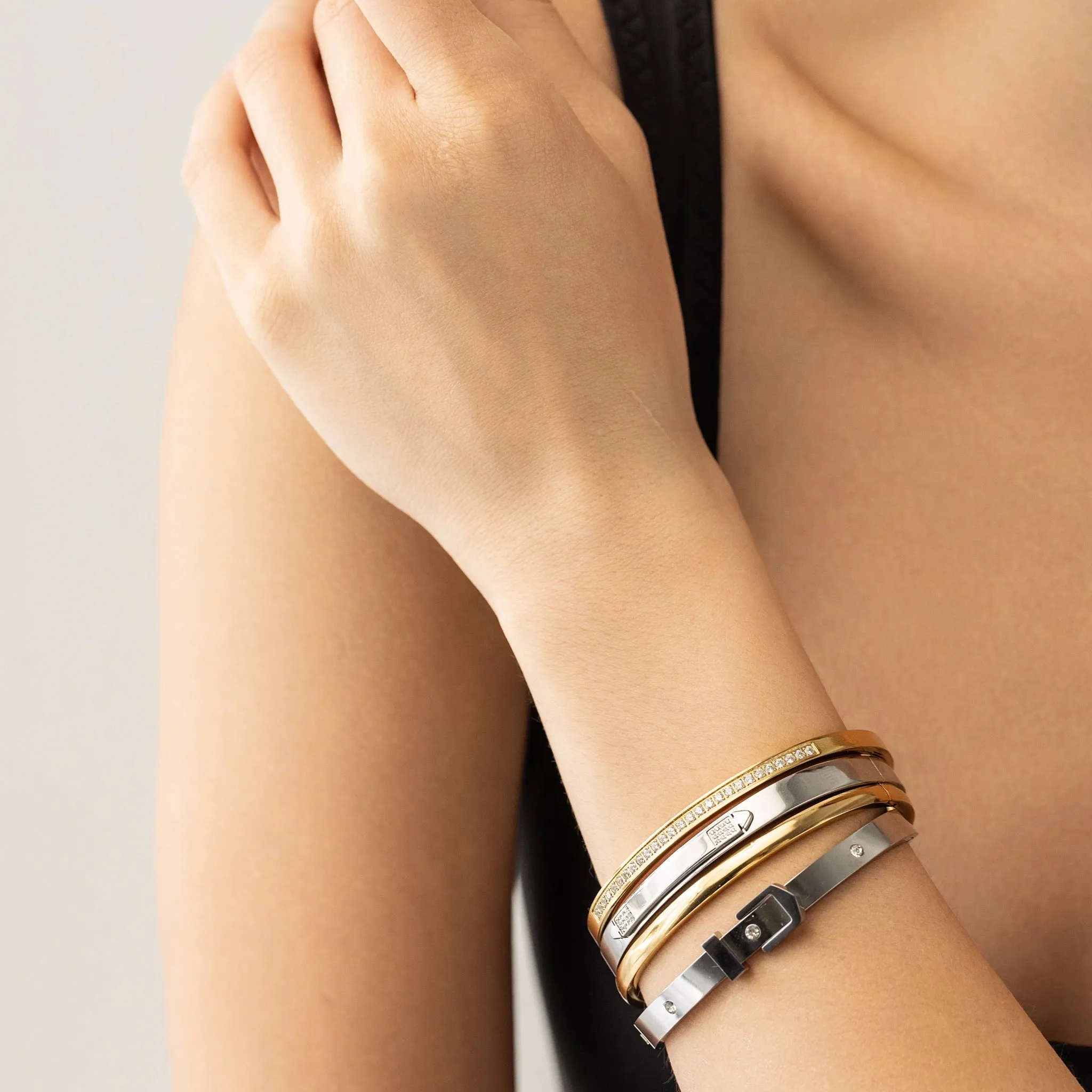 BELTED BRACELET STACK