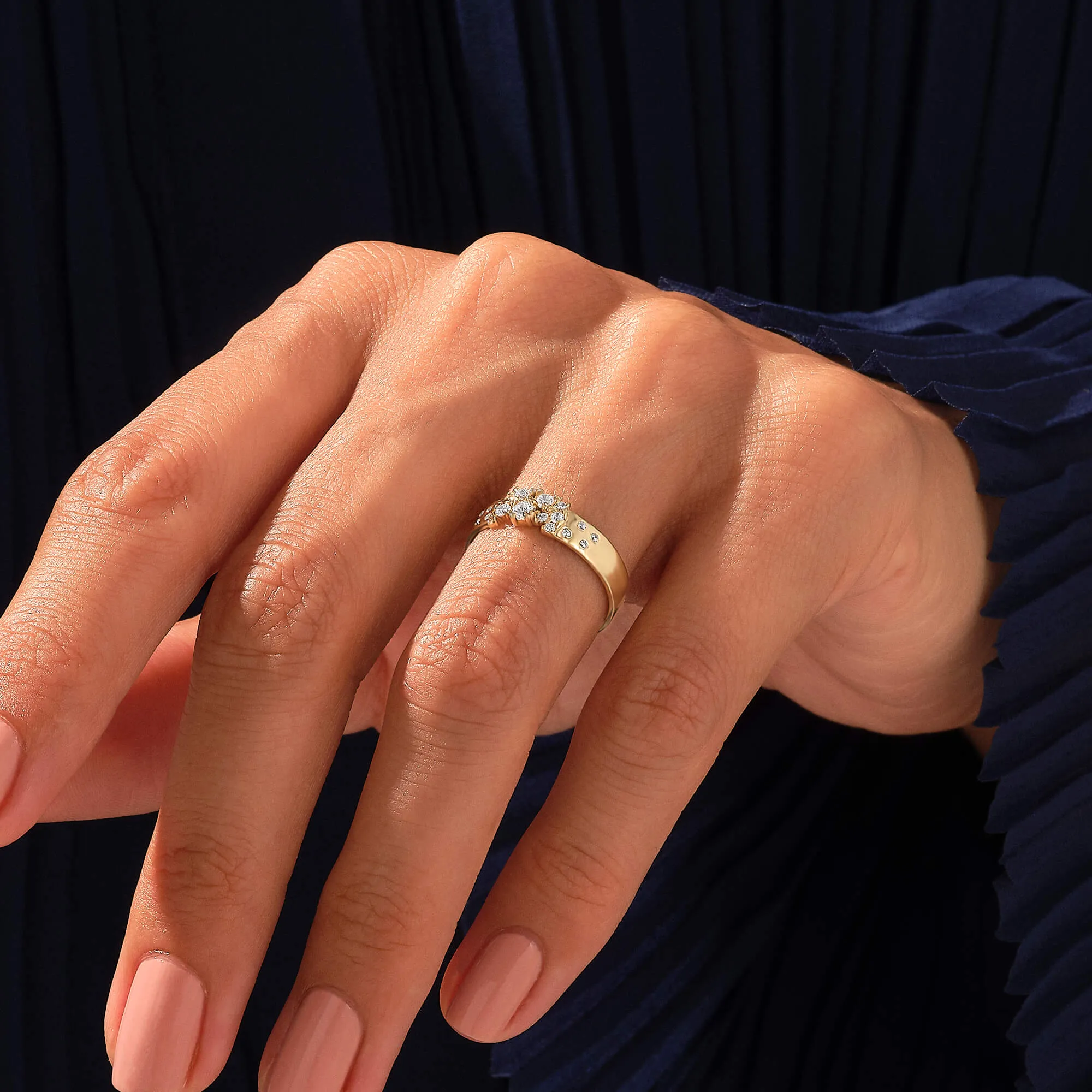 Premium Diamond Cluster Band Ring in Gold