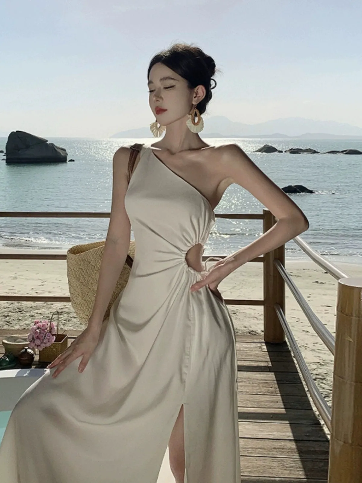 Sanya Holiday Cut Out Waist-Baring Slim-Fit Beach Dress with Suspenders